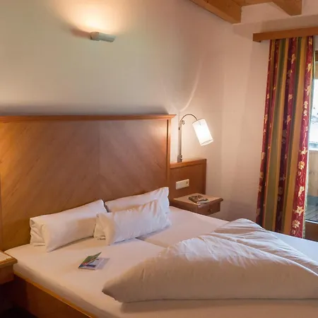 Alpenhotel Ramsauerhof Отель *